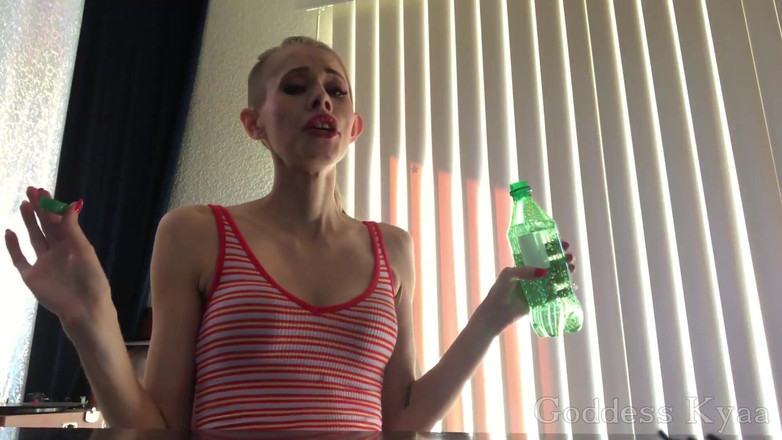 Kyaa Chimera: Frango picante e macarrão muckbang