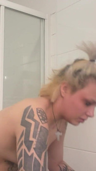 Bleaching My Roots and Eyebrows