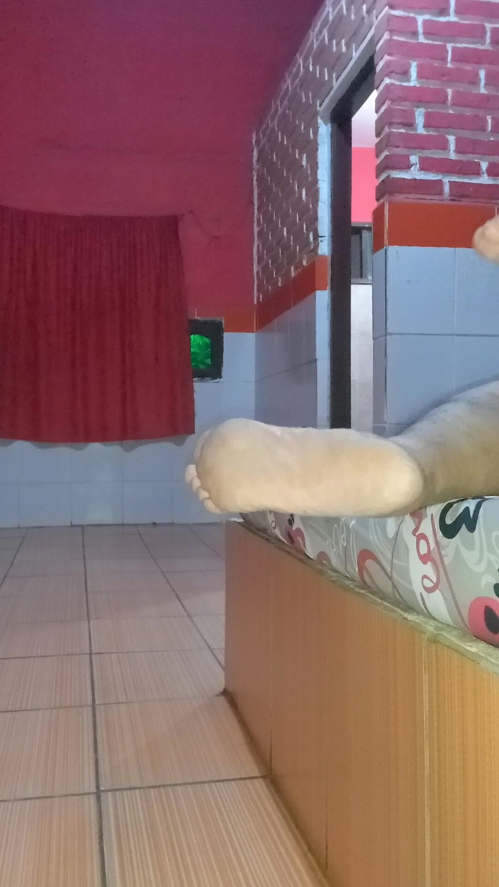 E-Alfa: Kayınvalidem kıllı orta yaşlı seksi kadını gevşetiyor