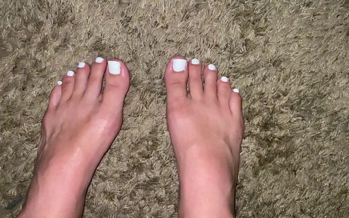 footivities: Melukis kaki panjangku dengan kaki putih