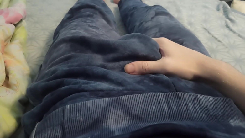 Pasha: ズボンを履いた男がマッサージする