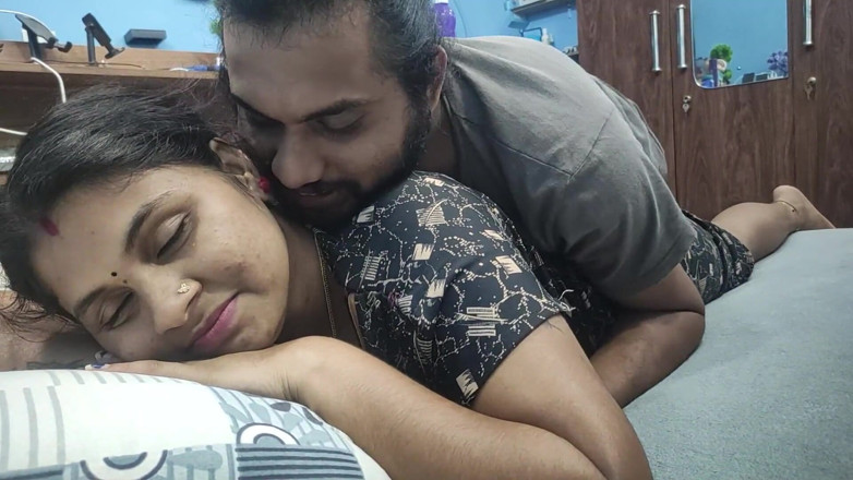 Vaigavarun45: meri sauteli mammi ko chodo jabki meri patni ghar par...