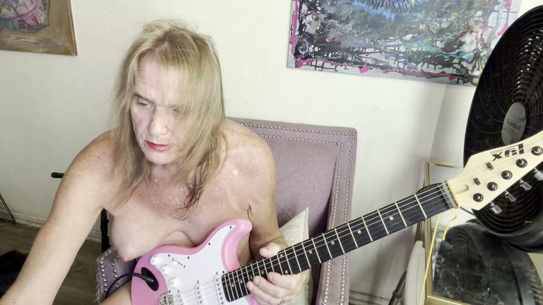 Lizzy Yum vintage and behind the scenes interviews: Lizzy Yum Sd October 2026 Bathing Masturbation Dilating Behind Scenes Guitar