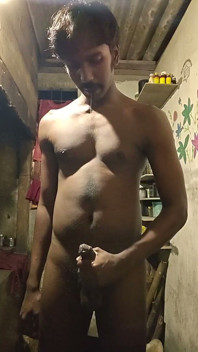 Je me branle et je jouis encore pour mon public