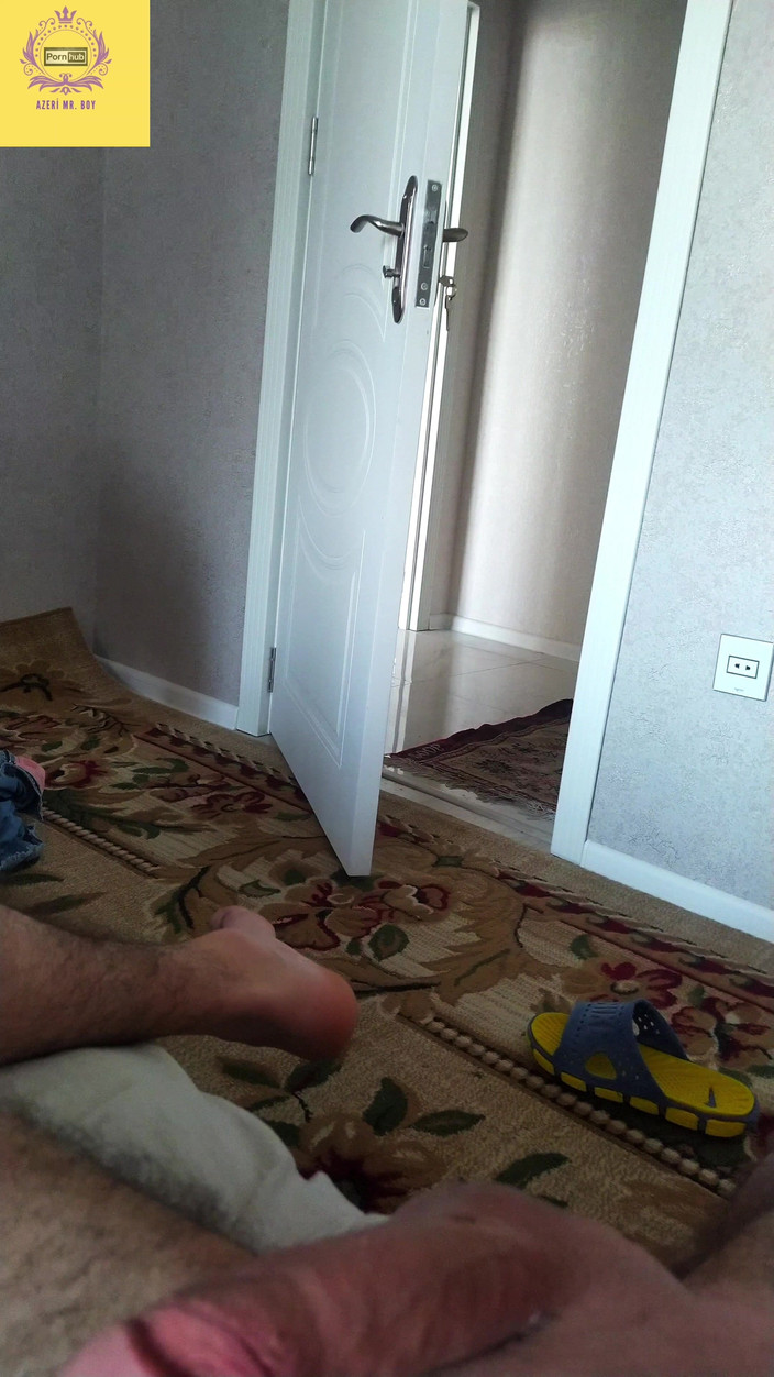 Teen and Milf Female Sex: POV Immagine di sesso in bagno di coppia latina reale...