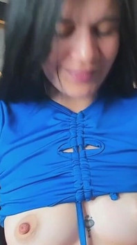 Me fode intensamente e sem parar agora me dá força na minha bunda