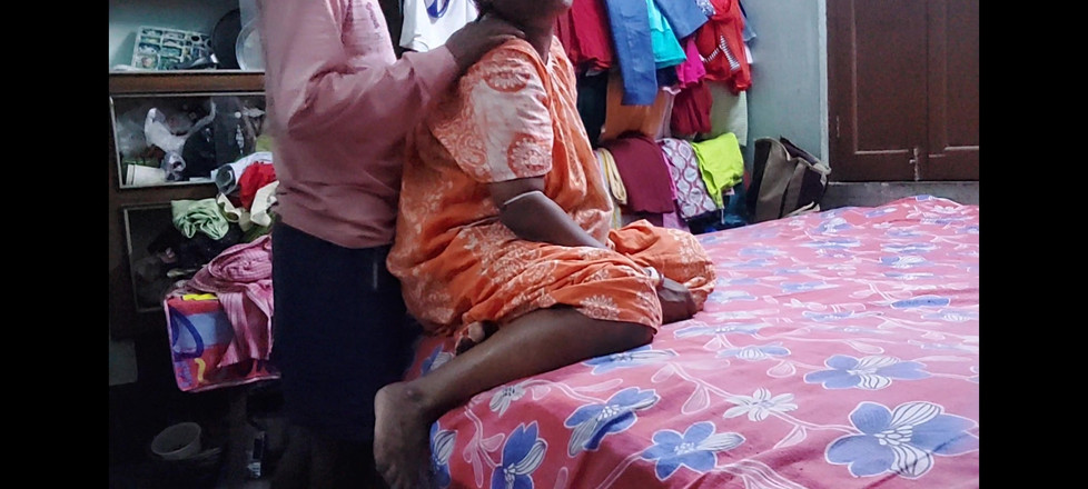 Sonali love: Cumnata mea se fute în poziția capră