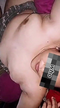 (parte 2) Eu sou uma esposa safada e com tesão. Deixando meu tubo ser massageado e tocado por outro homem