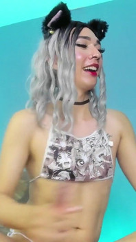 Ukazuji moje anální hračky
