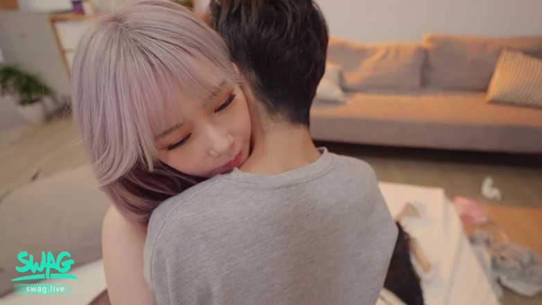 SWAG.live: Süßes asiatisches mädchen hat sex mit ihrem schönen freund