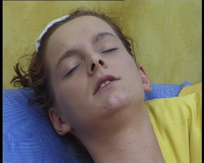 YOUR FIRST PORN: Studentin Gabi Schaemt Sich Nicht - L’étudiante Gabi n’a pas honte