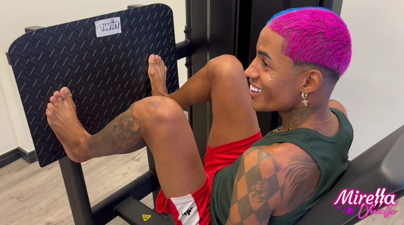 Mirellaoficialx: I Screwed the Skinny Siliconized Girl From Smart Fit