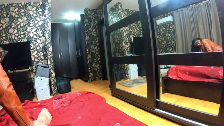 MilfyCalla: Pantaloni con cerniera in pelle marrone pov, grande sigaro, cowgirl...