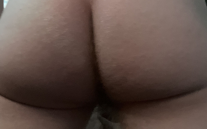 ConnerSylesxx: Jovem garoto coloca brinquedos em seu anal apertado