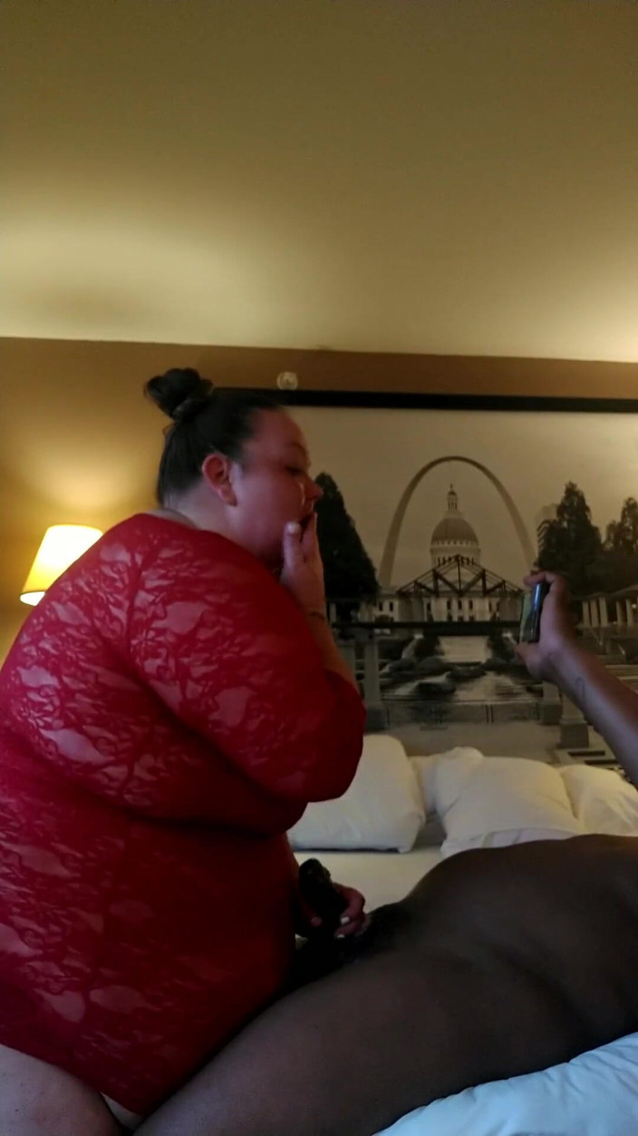 Kimmywetwet: BBC Facefucks Piggy