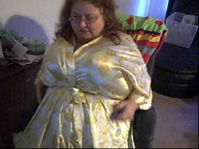 BBW nurse Vicki adventures with friends: Cam mostra-me brincando com alguns balões