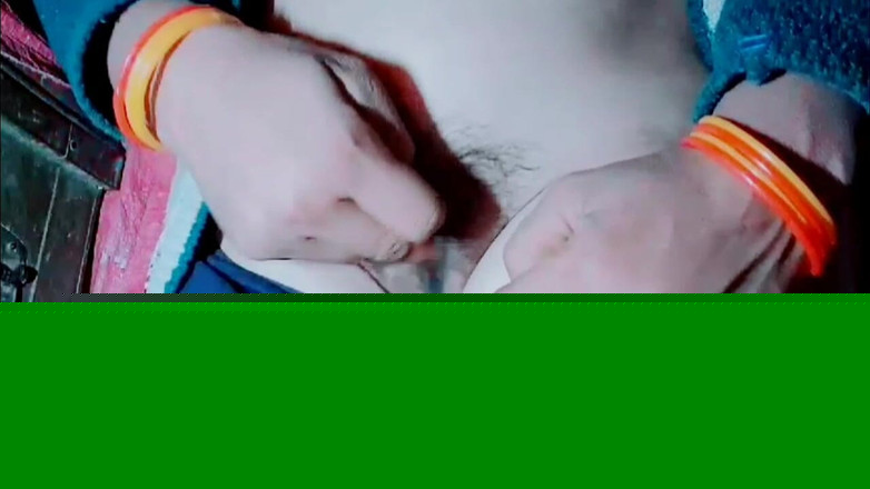 TricolorMusic3: Awek seksi cantik panas tidak ada di rumah, melancap bersendirian...