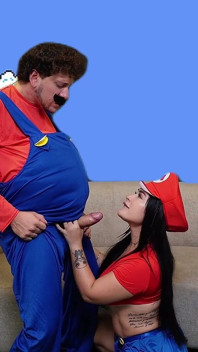 Super Mario Girl Gives Her Tight Pussy to Blowback so He Will Forget About Princess Peach