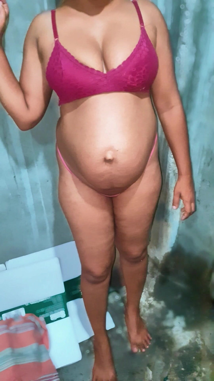 Tiyana: Hot Slut Dance and Shower