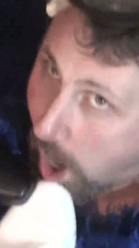 Obličej je vymrdaná na zem