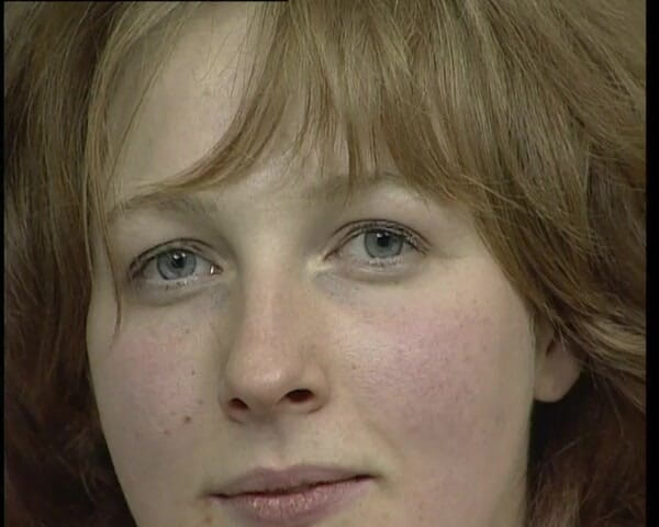 YOUR FIRST PORN: Behaarte Sybille Packt Ihre Megabruste Aus - волохата сибіла розпаковує її мега груди