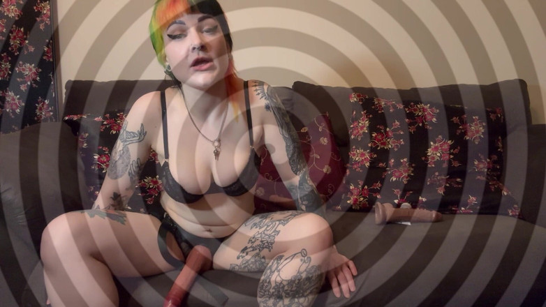 Bigtiddygoth: Penerimaan gay Miss Ruby