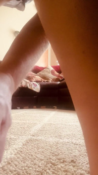 Sexy maďarsko-asijská Renee zvlhne pro kameru!