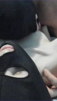 Il mio ragazzo lecca le mie tette e delizia sensualmente i miei capezzoli