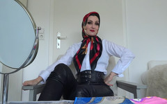 Lady Victoria Valente: Nové saténové šátky v jasných barvách