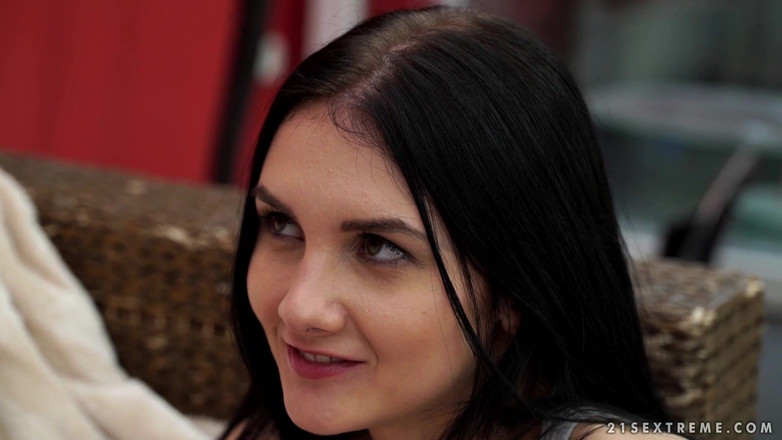 21 Sextreme: 21 sextreme - Crystal Greenvelle широко відкриває для старого горіха