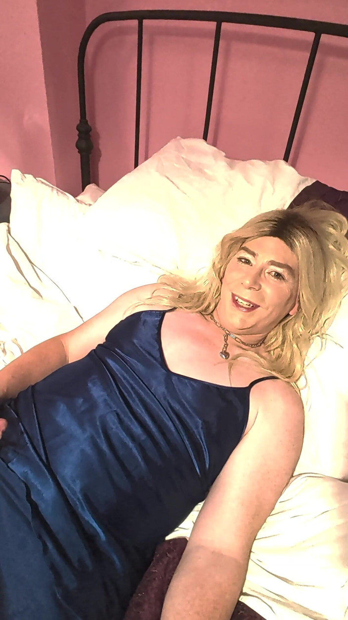 NikkiGee: Stroke My Sexy Nightgown