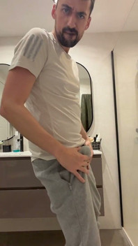 พ่อเลี้ยงสุดฮอตอวดและน้ําแตกอย่างบ้าคลั่ง