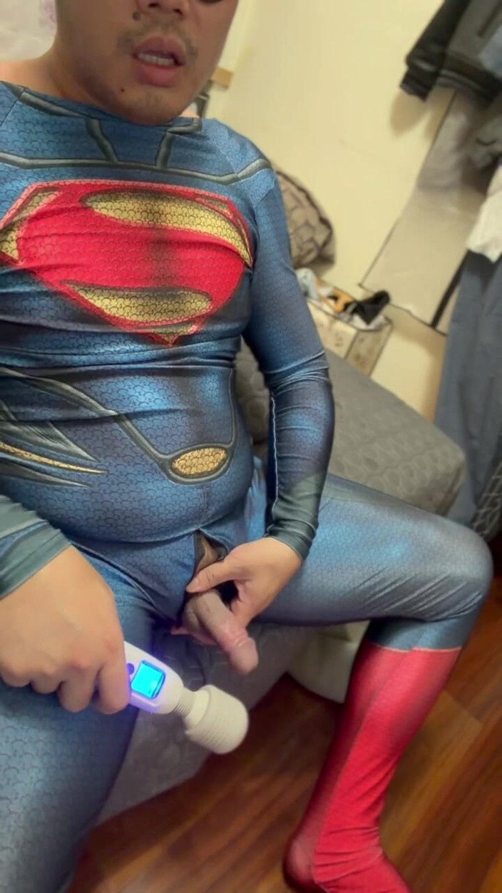 Bear Li: Fat Superman este primăvara
