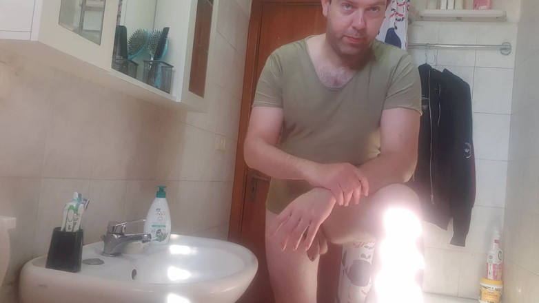 Mirko2589: All Naked in My Bathroom