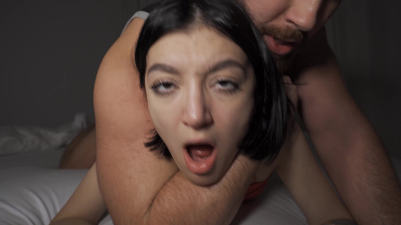 Pornforce: Misdragende spermaslet geniet ervan om gebruikt te worden