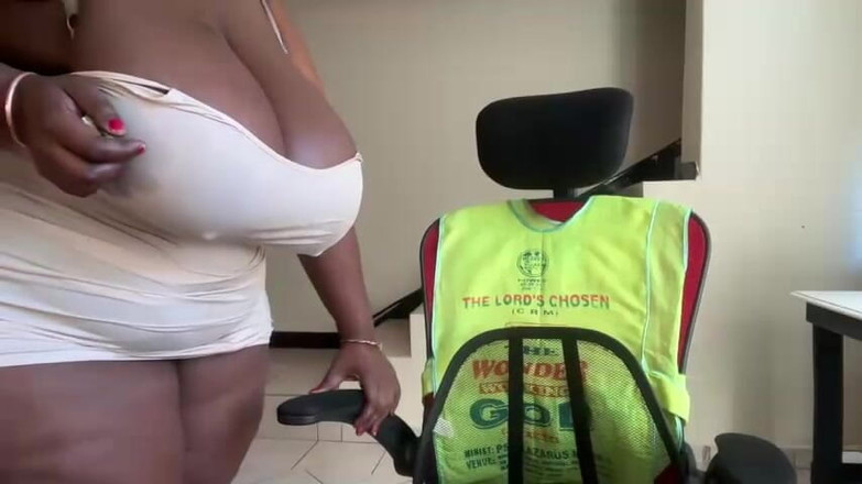 Legendary Booty Overdose: Awek montel gergasi melantun dengan tetek dan menampar pantat
