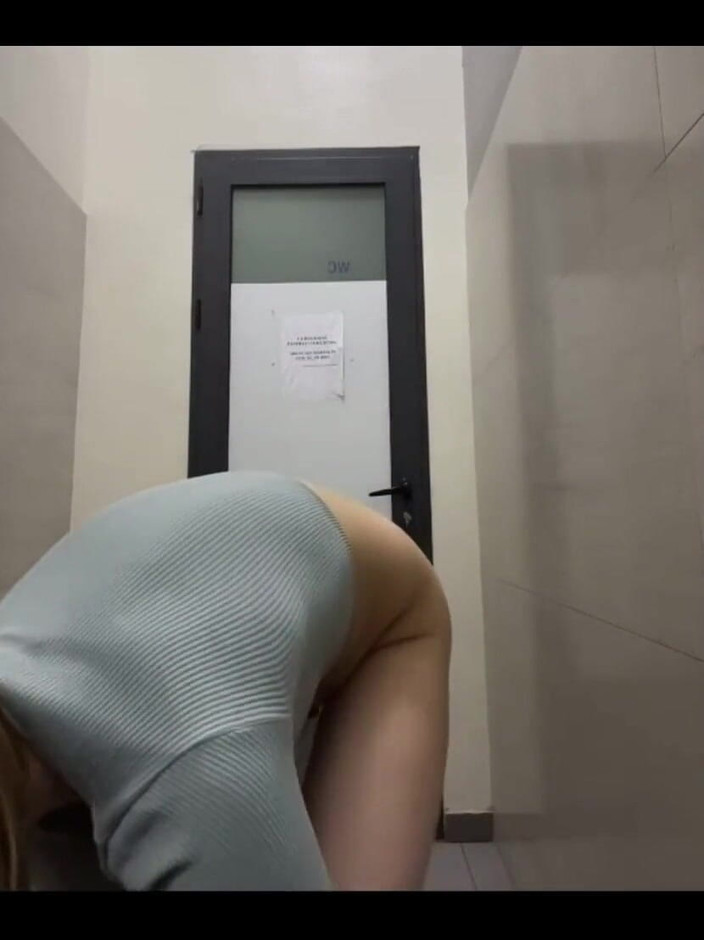 JuiceLussie: Анальна пробка в тугу дупу і мастурбація