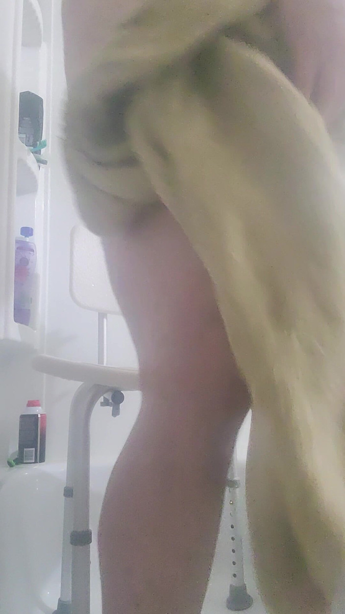 Caressonnous: Я приймаю душ