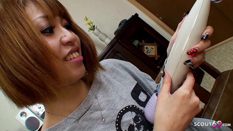 Asian porn collection: Magrinha japonesa milf recebe ajuda de masturbação do padrasto