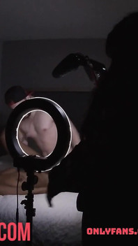 Gonzo striptease și futai cu gagica neagră sexy
