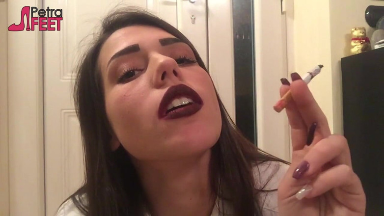 Smokin Fetish: Super sexy Italian girl teasing everyone with her smoking