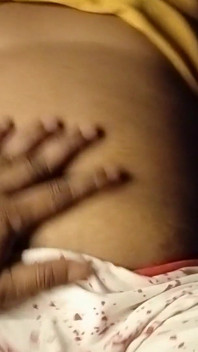 Indische dorps-Bhabhi neukt met zwager in Hindi-video.
