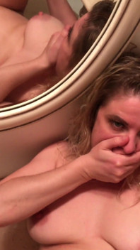 Suprise creampie impregnates stepmom