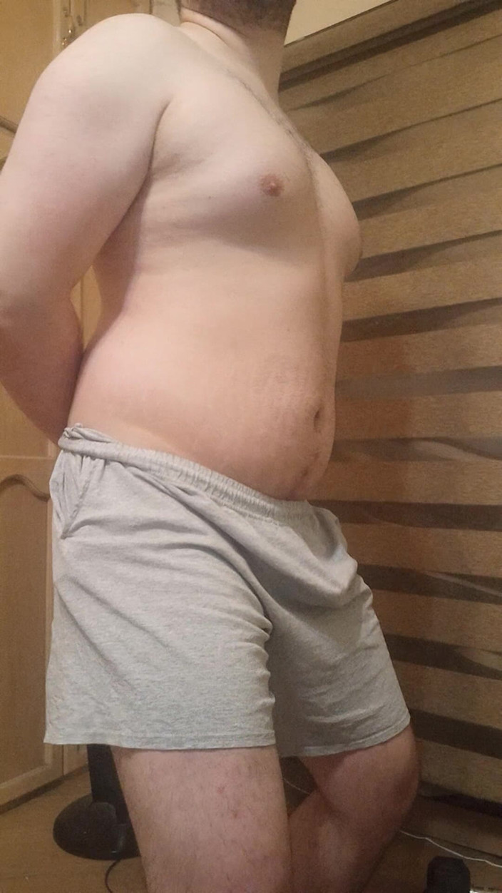 Himbo_Fox: Semental reso va al comando y se muestra