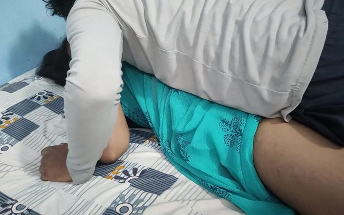 Vaigavarun45: 침실 사리에서 하드코어 섹스하는 핫한 와이프