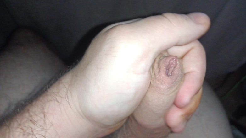 Uhri: Uncut Cock cumshot