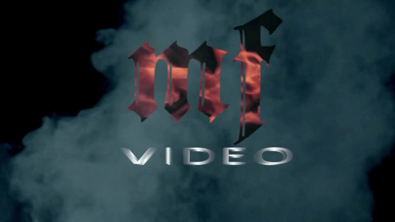 MF Lesbian: Lingând curul șefului