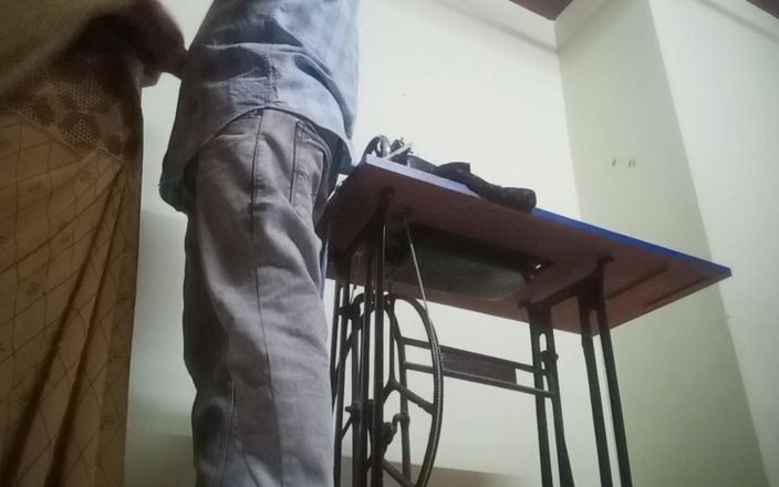 Telugu-fuckers: Mătușă telugu se fute cu vecinul croitor vorbește murdar despre...