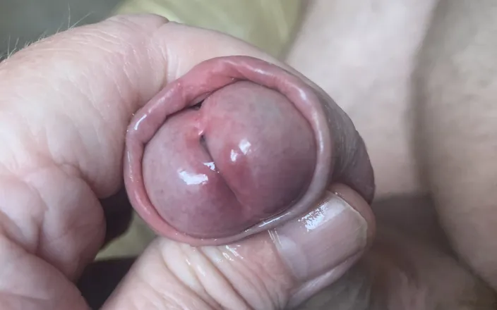 Pellefnatt: Sitting on the Sofa and Playing with My Ass Hole...