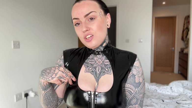 Miss Valentina: Финанси мои новые сиськи